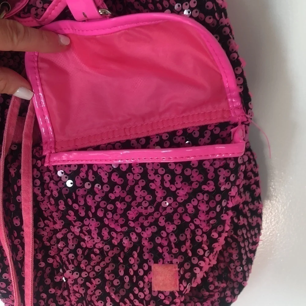 JUSTICE | Girls JUSTICE Hot Pink Sequin + Black Drawstring Backpack 🎒